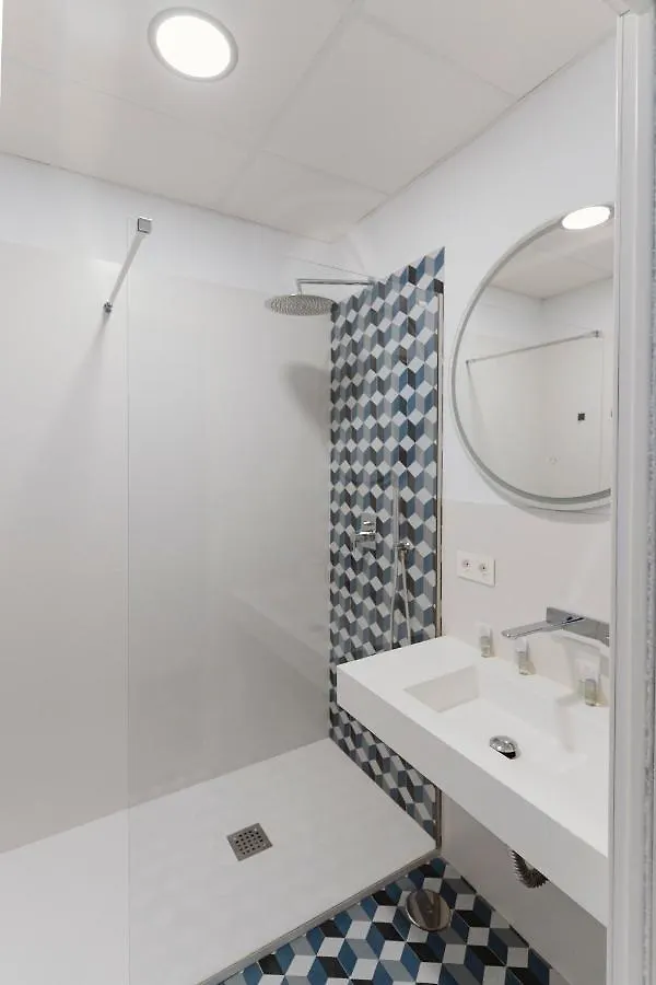 O&L Punonrostro Bright Minimalist Central Home Seville