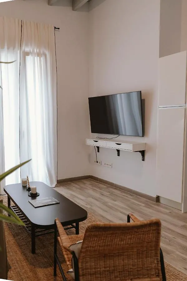 O&L Punonrostro Bright Minimalist Central Home Seville Spain