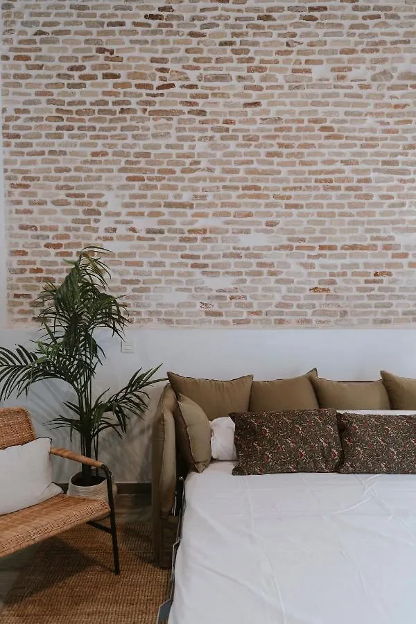 O&L Punonrostro Bright Minimalist Central Home Seville Apartment