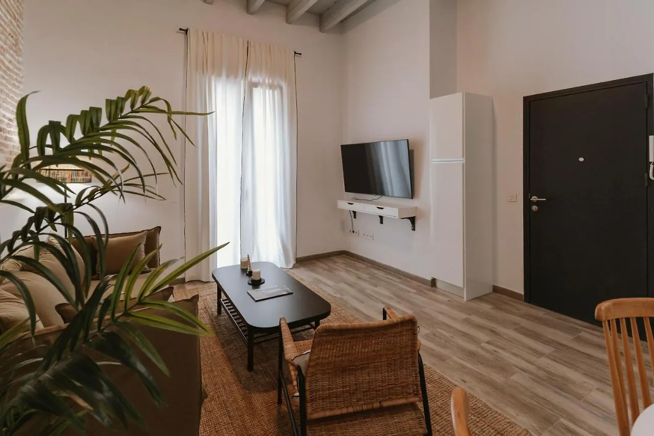 O&L Punonrostro Bright Minimalist Central Home Seville 0*,