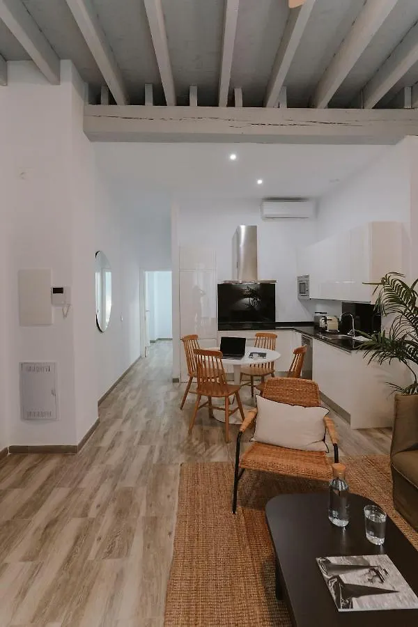 O&L Punonrostro Bright Minimalist Central Home Seville Spain